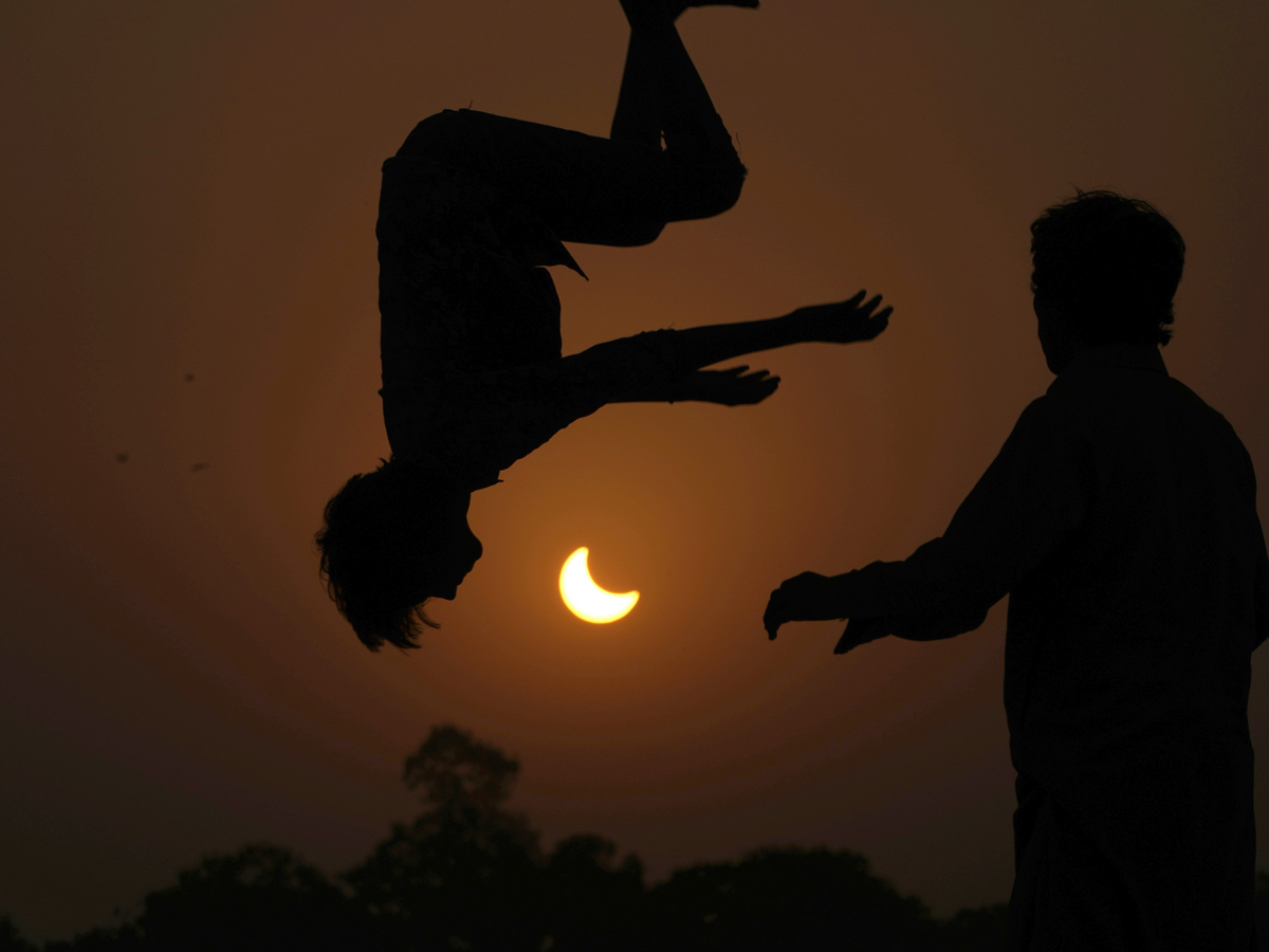 Solar Eclipse 2022 Photo Gallery - Sakshi9