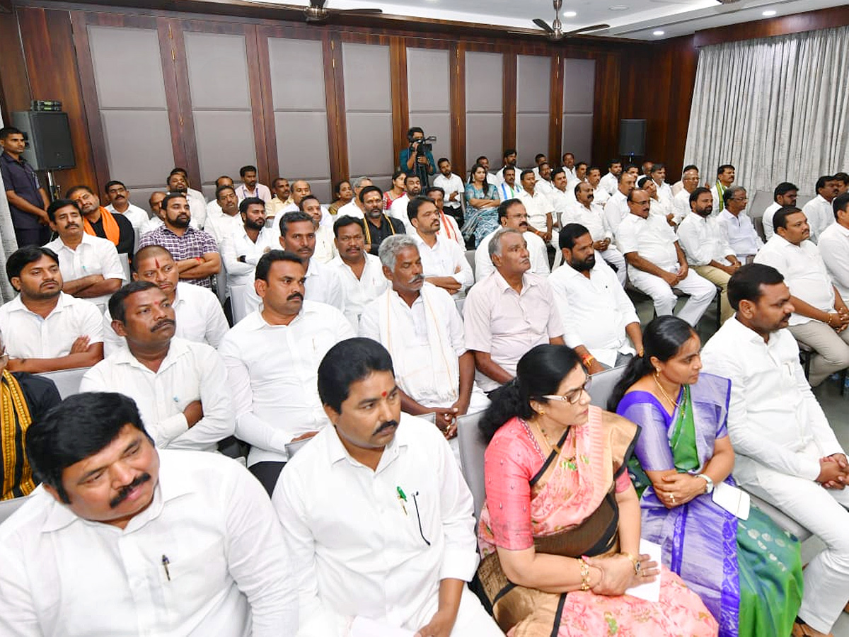 CM Jagan Meet Tekkali Party Workers And Key Leaders Photo Gallery - Sakshi7