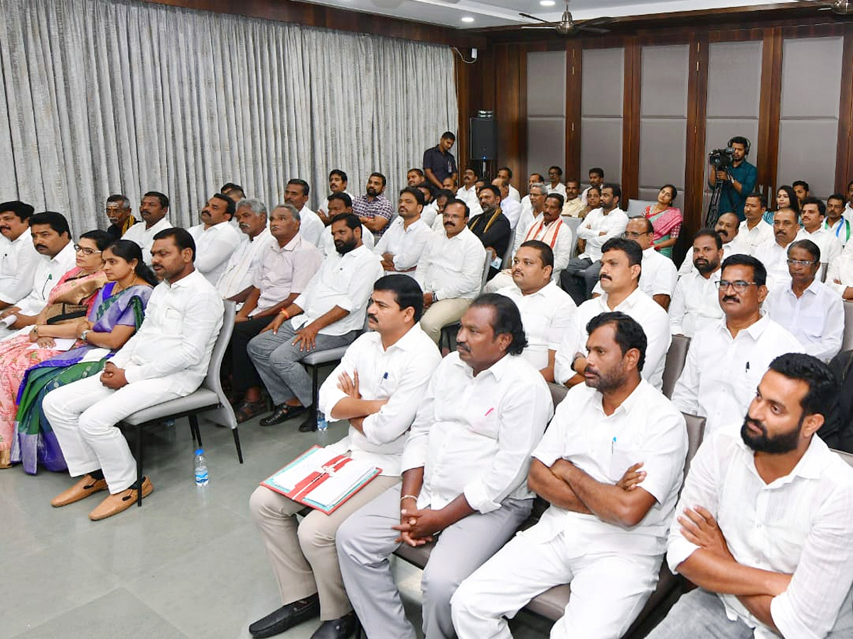 CM Jagan Meet Tekkali Party Workers And Key Leaders Photo Gallery - Sakshi8