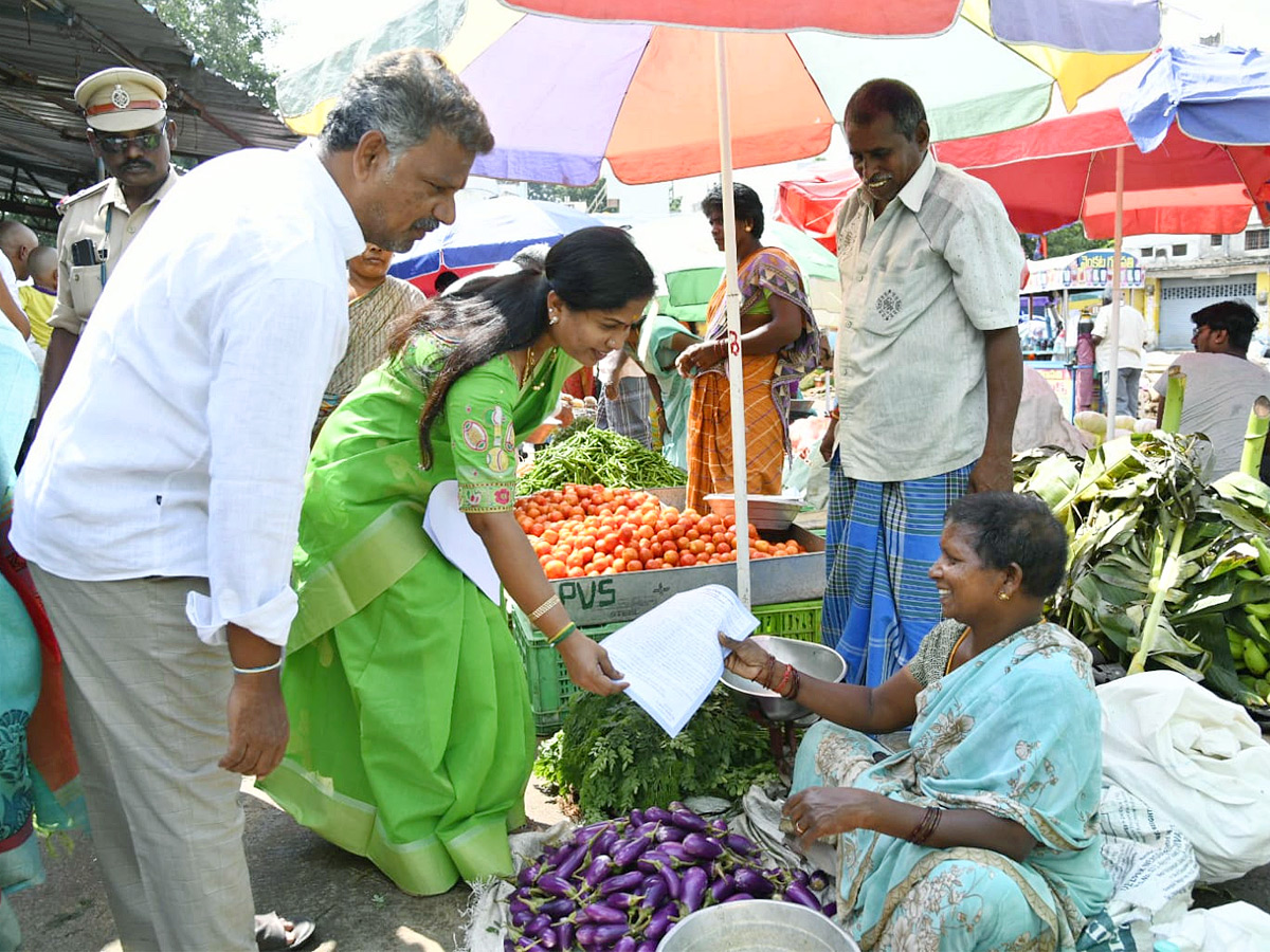 MLA Bhumana Karunakar Reddy started Rayalaseema Atma Gourav Yatra Photo Gallery - Sakshi2