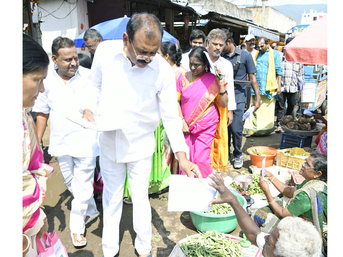 MLA Bhumana Karunakar Reddy started Rayalaseema Atma Gourav Yatra Photo Gallery - Sakshi4