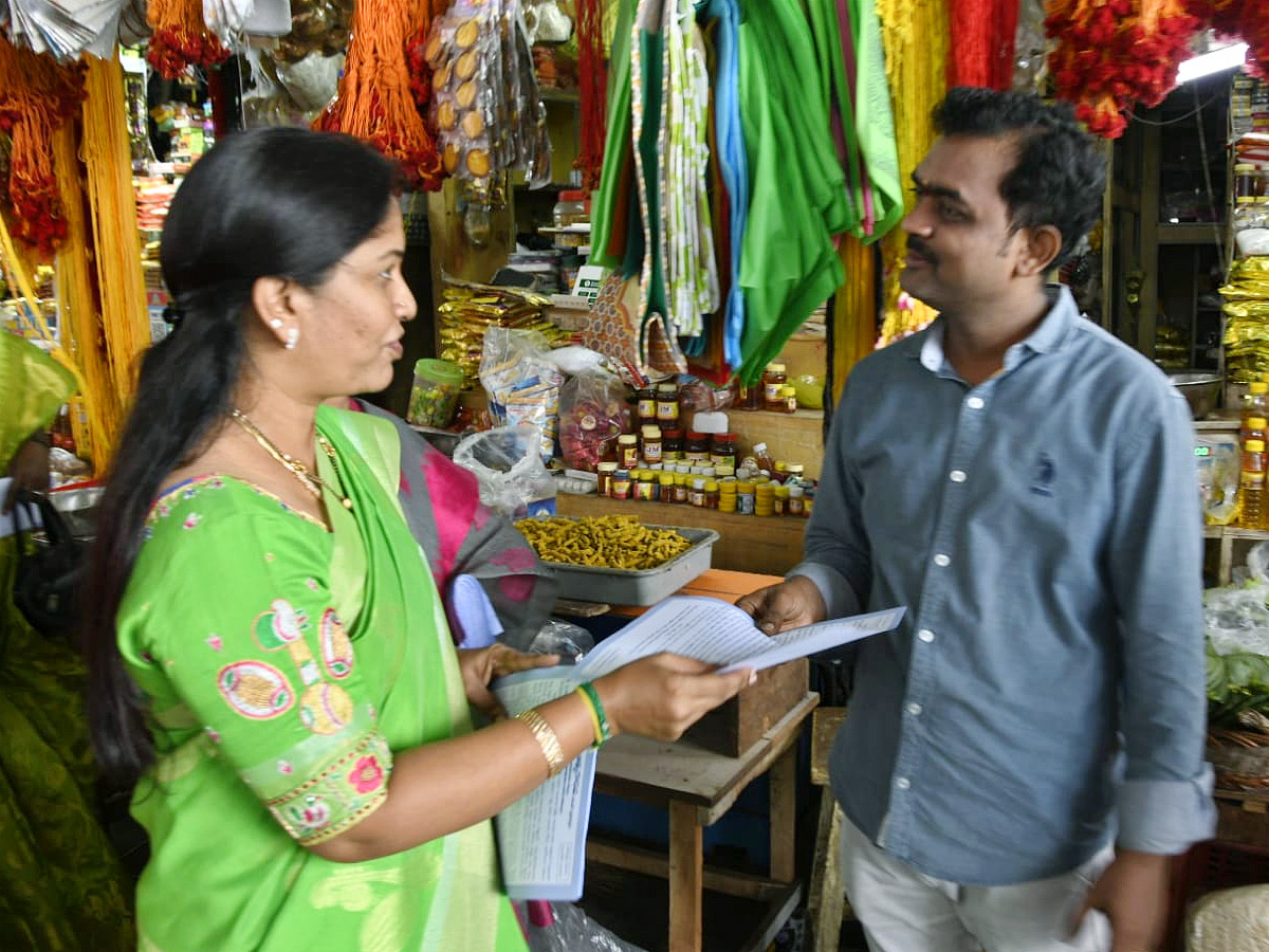 MLA Bhumana Karunakar Reddy started Rayalaseema Atma Gourav Yatra Photo Gallery - Sakshi5