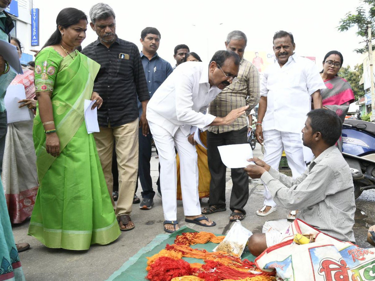 MLA Bhumana Karunakar Reddy started Rayalaseema Atma Gourav Yatra Photo Gallery - Sakshi7