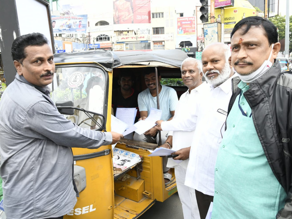 MLA Bhumana Karunakar Reddy started Rayalaseema Atma Gourav Yatra Photo Gallery - Sakshi9