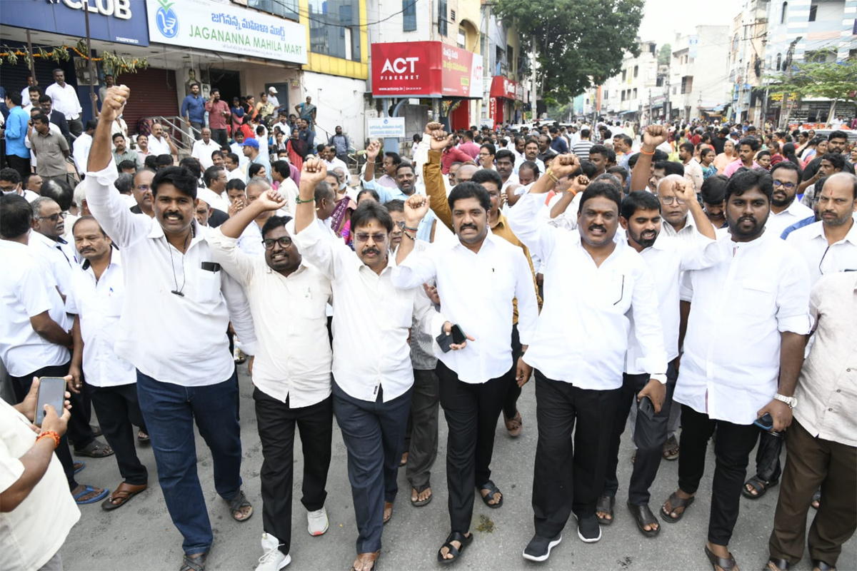 Big Rally for 3 Capitals in Tirupati  - Sakshi12