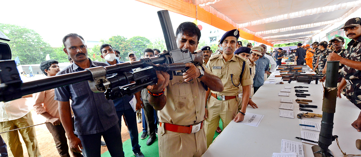 Commemoration Week of Police Martyrs at Vijayawada - Sakshi32