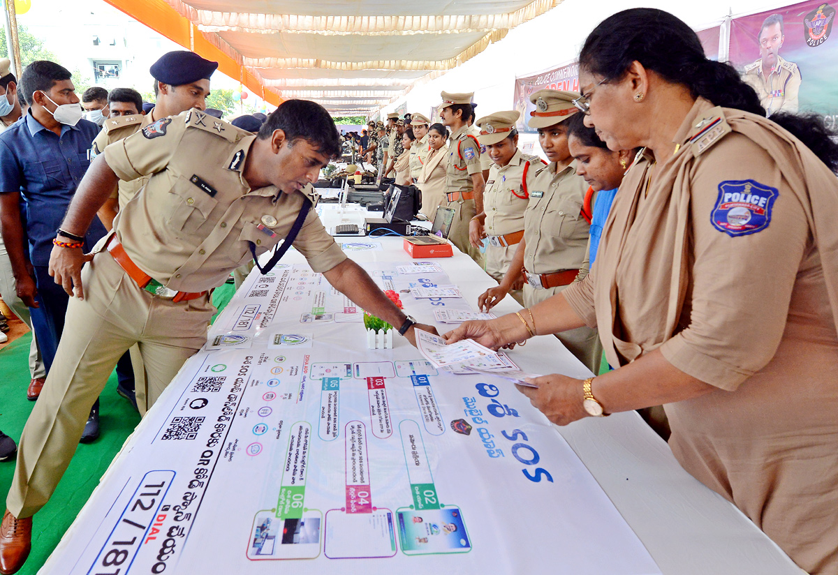 Commemoration Week of Police Martyrs at Vijayawada - Sakshi5