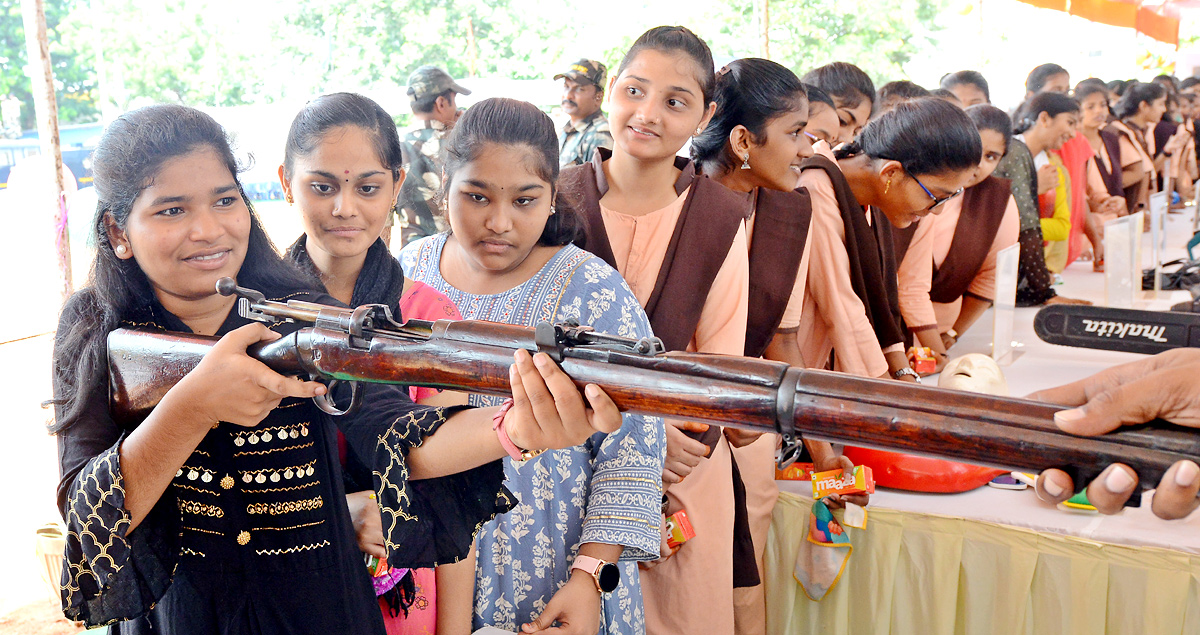 Commemoration Week of Police Martyrs at Vijayawada - Sakshi7