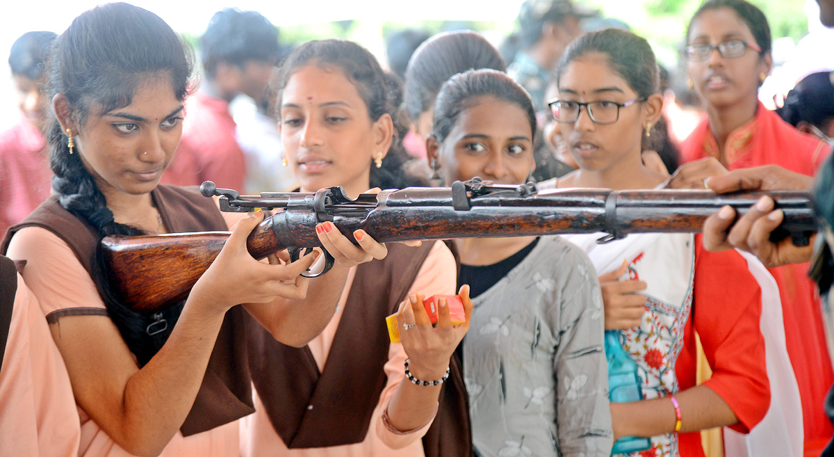 Commemoration Week of Police Martyrs at Vijayawada - Sakshi9