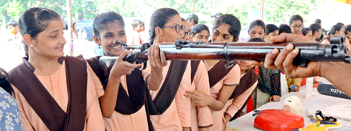 Commemoration Week of Police Martyrs at Vijayawada - Sakshi12