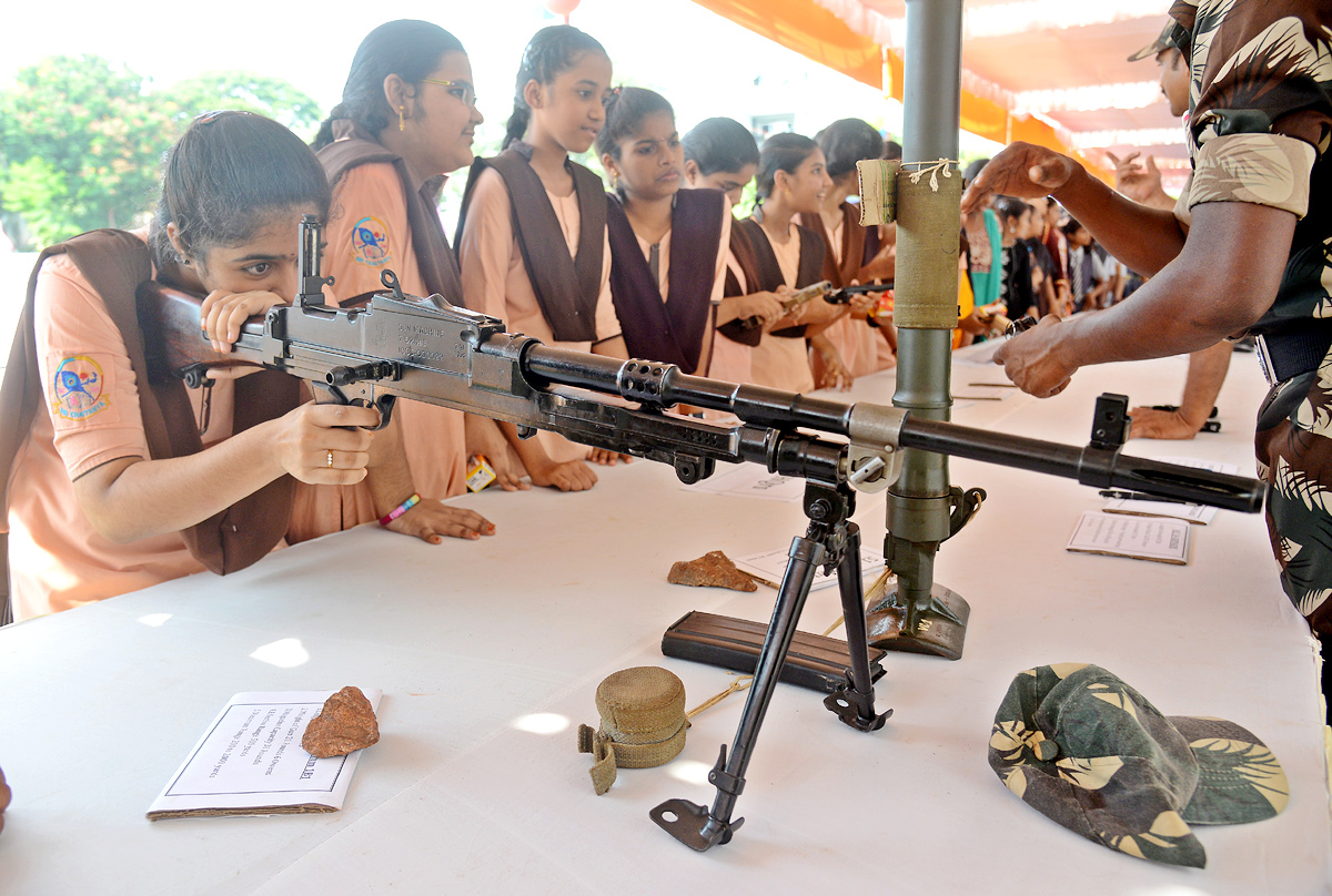 Commemoration Week of Police Martyrs at Vijayawada - Sakshi15