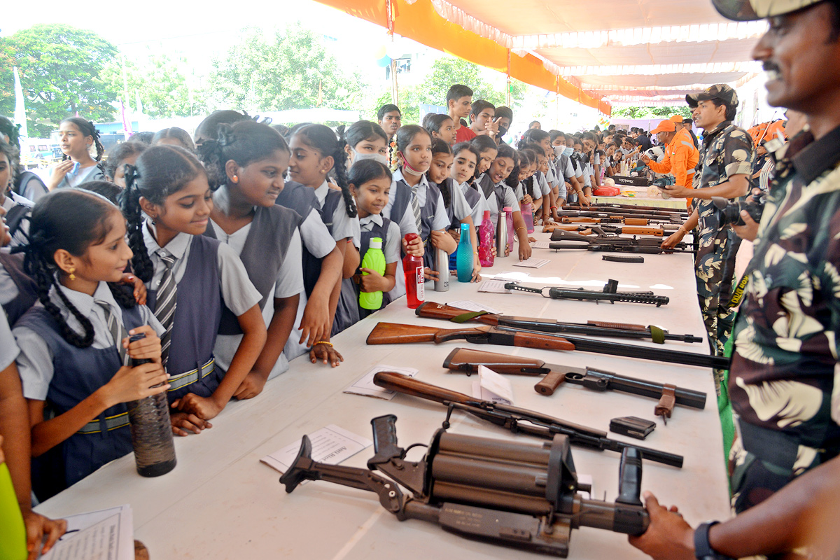 Commemoration Week of Police Martyrs at Vijayawada - Sakshi18