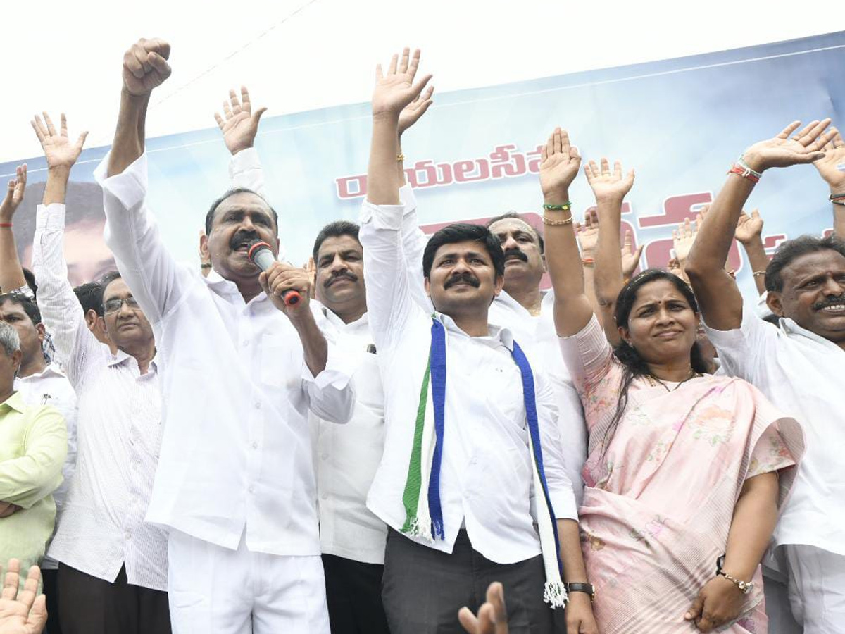 Big Rally for 3 Capitals in Tirupati  - Sakshi30