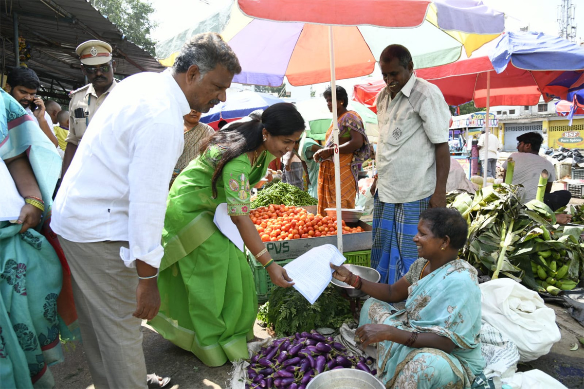 Big Rally for 3 Capitals in Tirupati  - Sakshi13