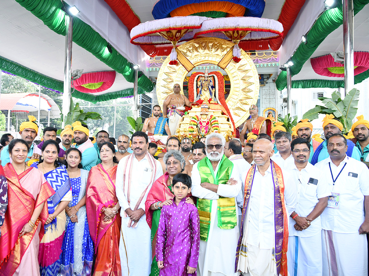 Tirumala Srivari Brahmotsavam 2022 Surya Prabha Vahanam on Seventh Day Photo Gallery - Sakshi1