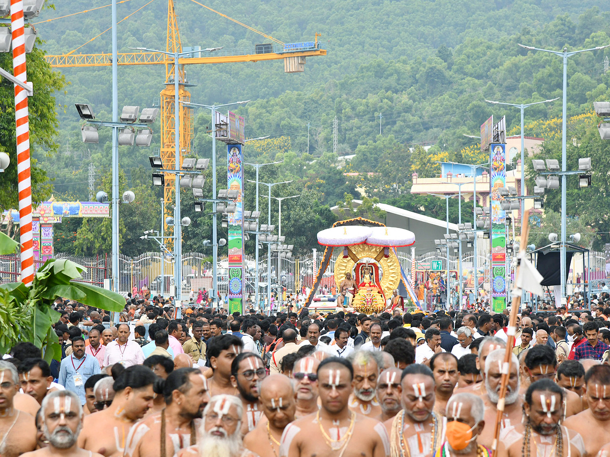 Tirumala Srivari Brahmotsavam 2022 Surya Prabha Vahanam on Seventh Day Photo Gallery - Sakshi3