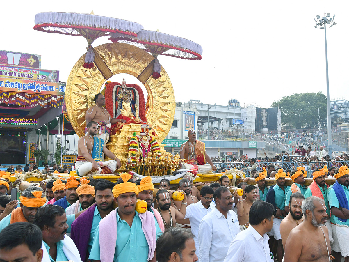 Tirumala Srivari Brahmotsavam 2022 Surya Prabha Vahanam on Seventh Day Photo Gallery - Sakshi5