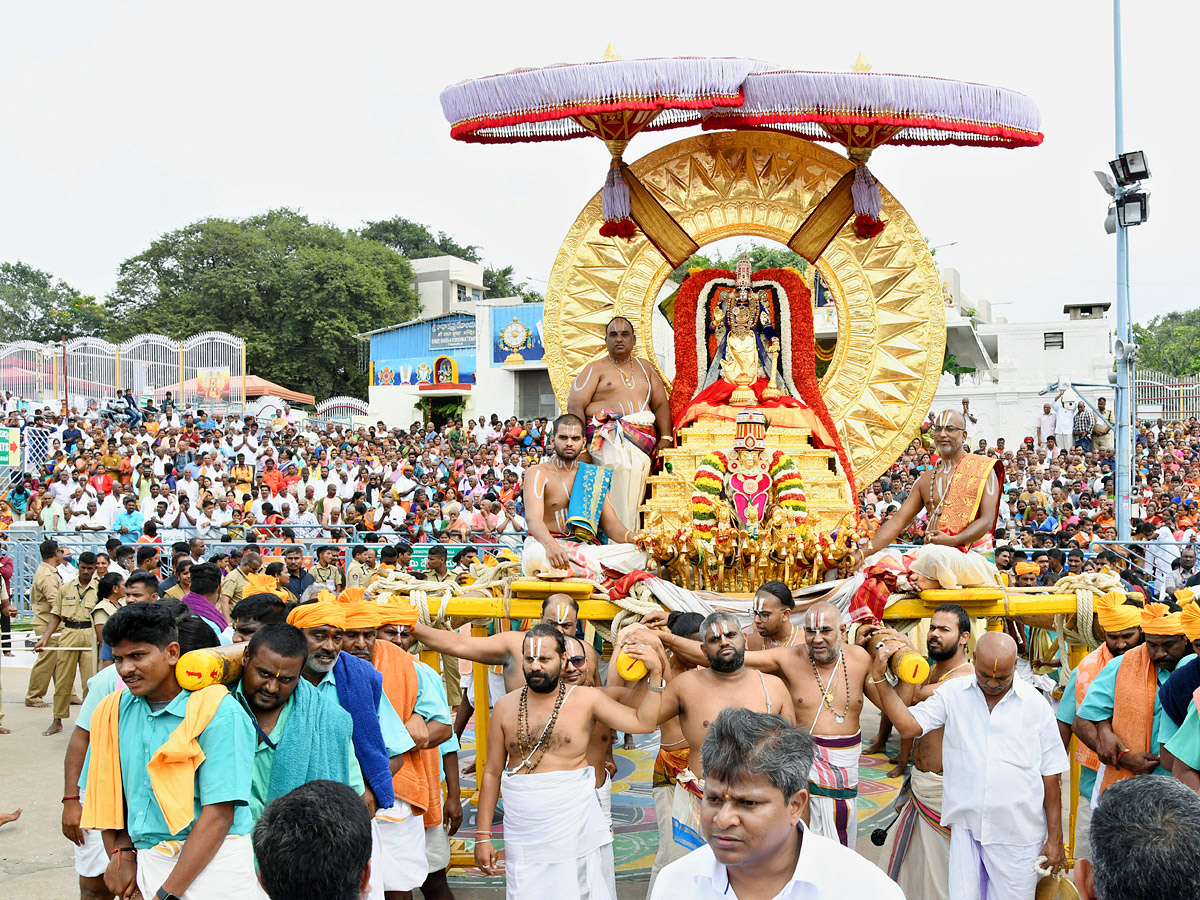 Tirumala Srivari Brahmotsavam 2022 Surya Prabha Vahanam on Seventh Day Photo Gallery - Sakshi9