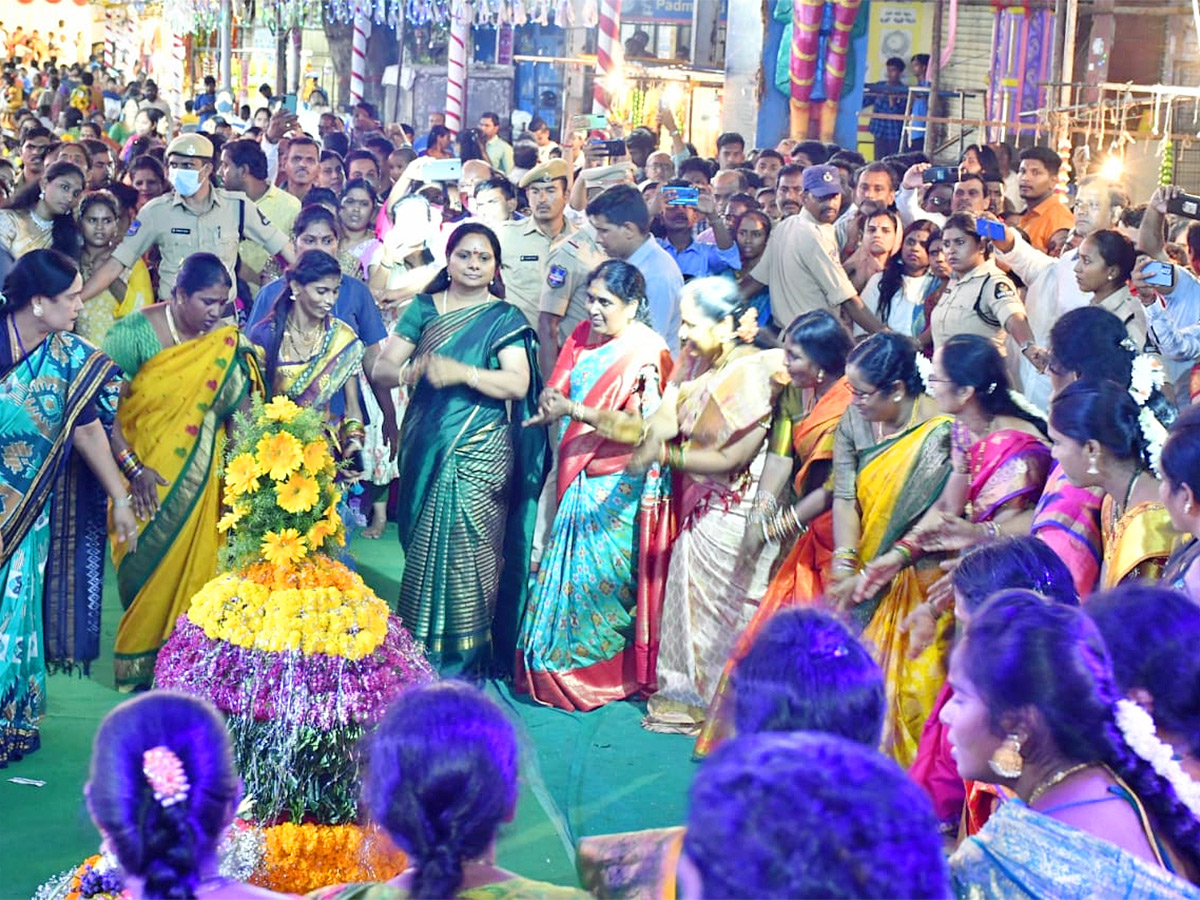 Bathukamma 2022 Celebrations At Hyderabad Balkampet Yellamma Temple - Sakshi2