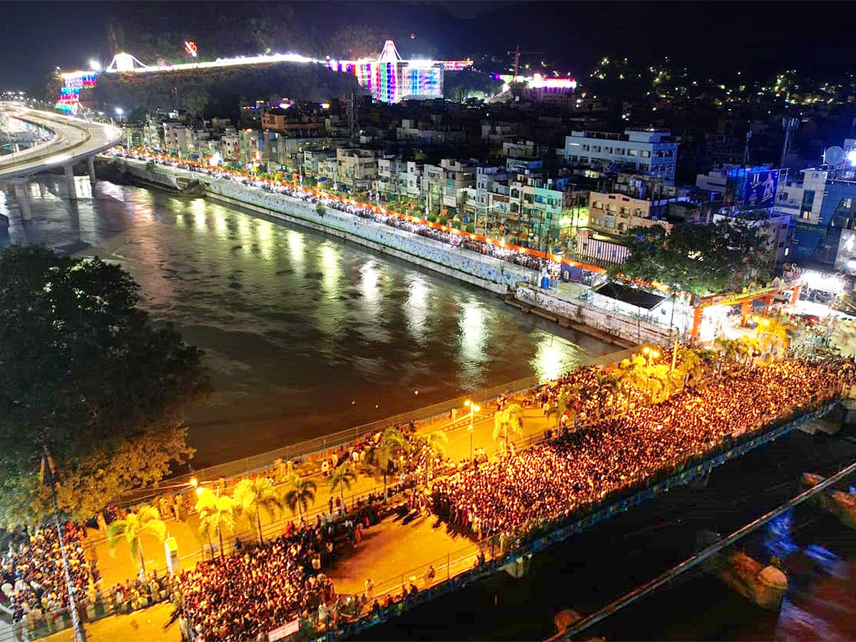 Devi Sharan Navaratri Celebrations 2022 Vijayawada Durga Temple - Sakshi23