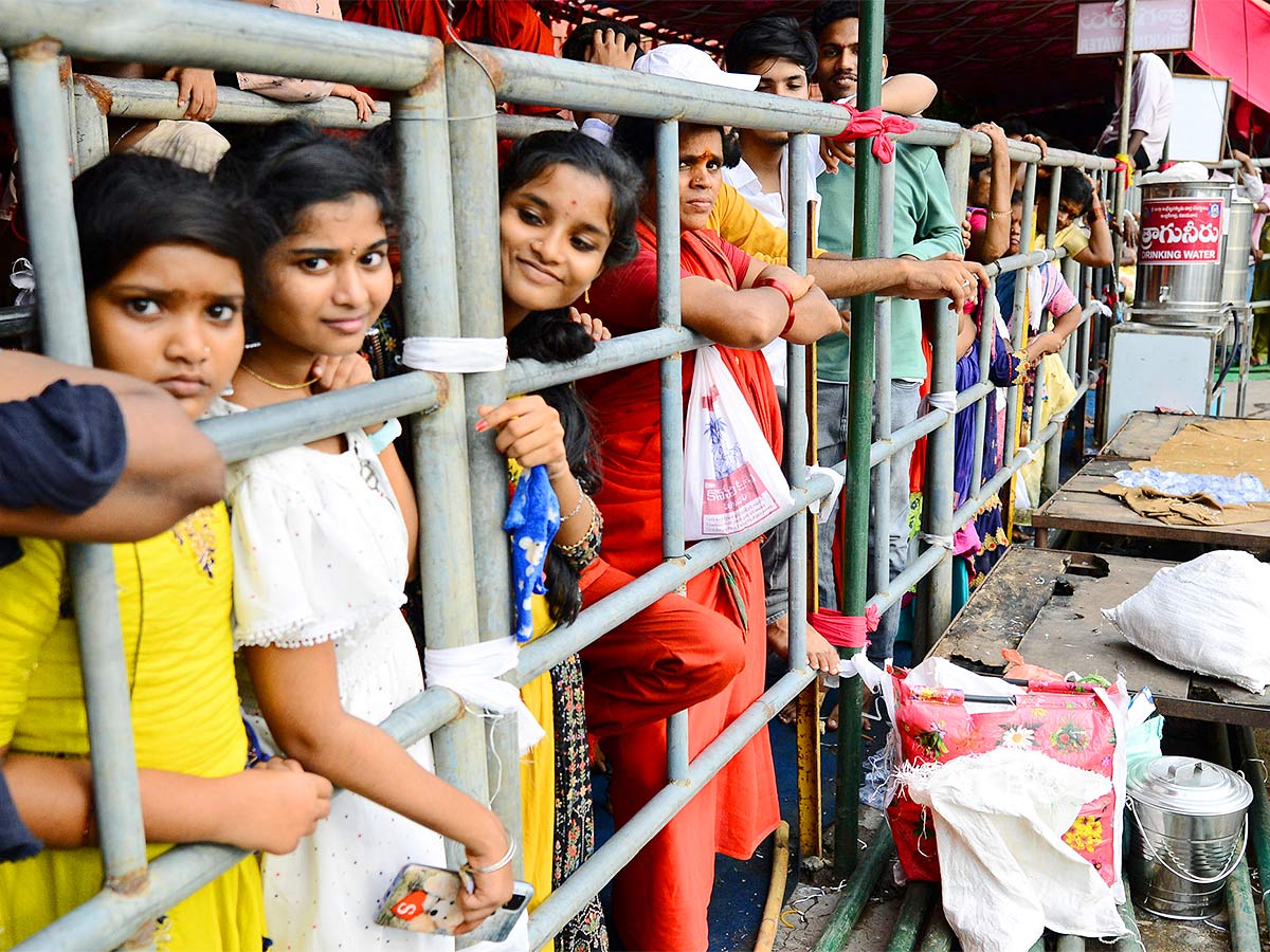 Devi Sharan Navaratri Celebrations 2022 Vijayawada Durga Temple - Sakshi24