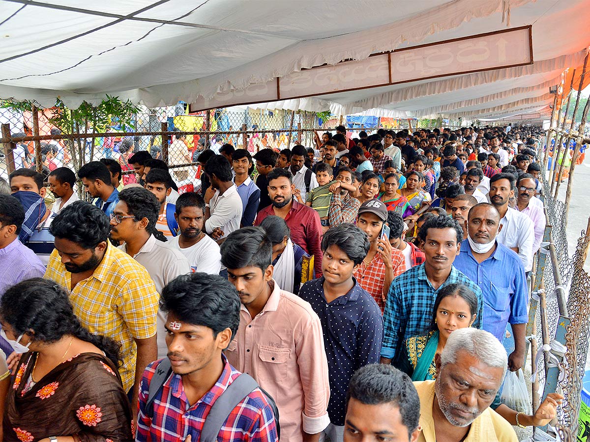 Devi Sharan Navaratri Celebrations 2022 Vijayawada Durga Temple - Sakshi31