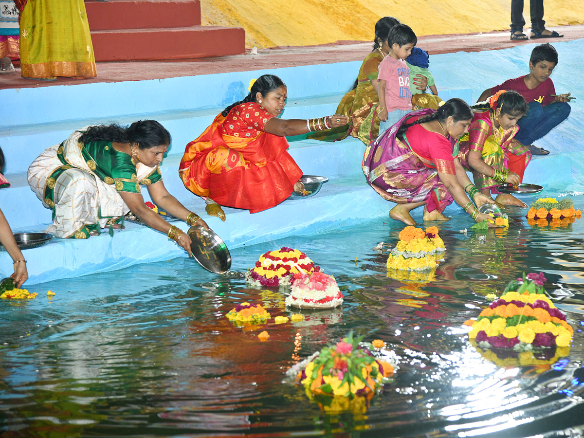 Saddula Bathukamma Celebrations 2022 Photo Gallery - Sakshi45