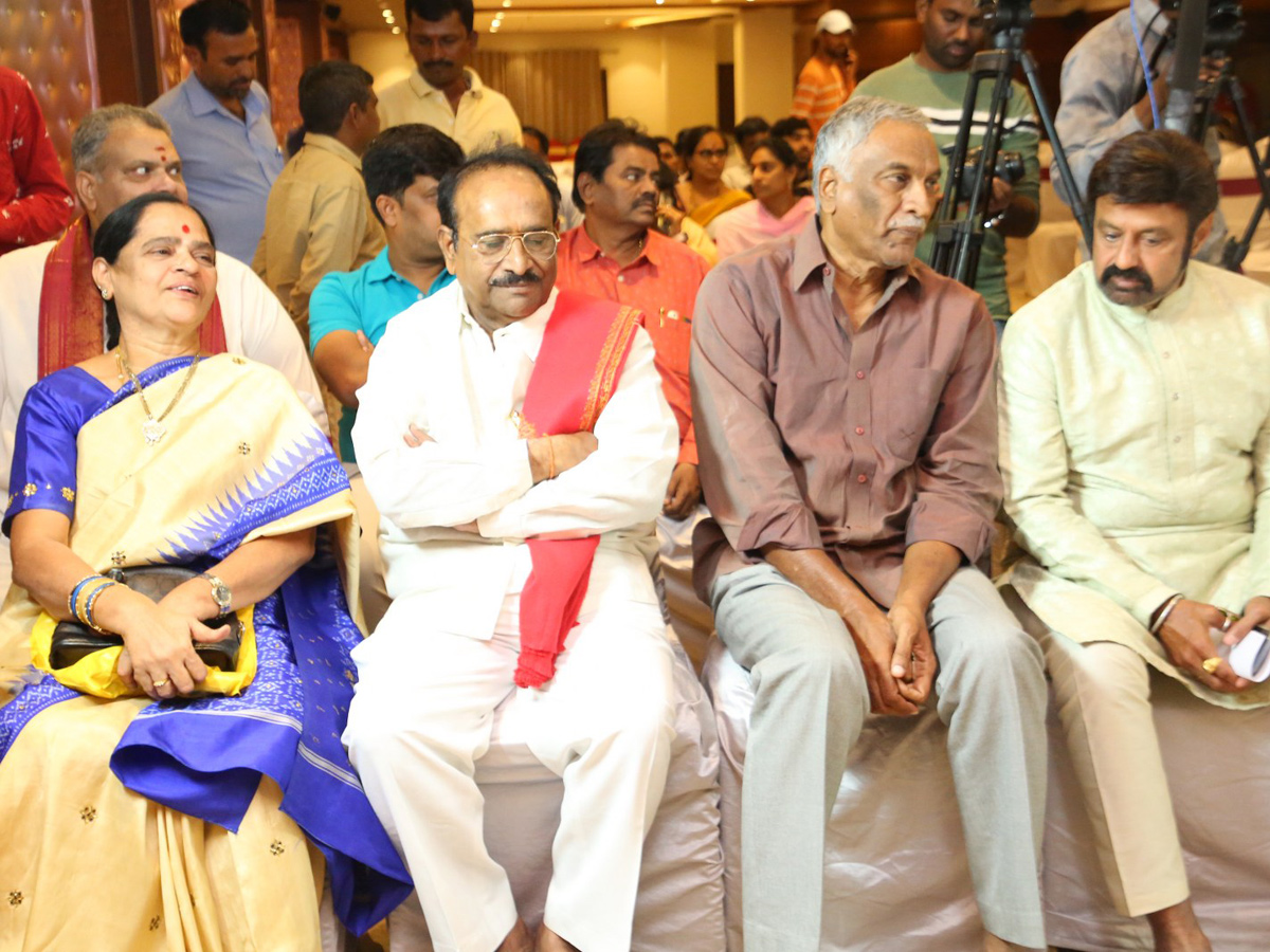 Telugu Film Industry felicitated by L Vijayalakshmi Garu Photo Gallery - Sakshi12