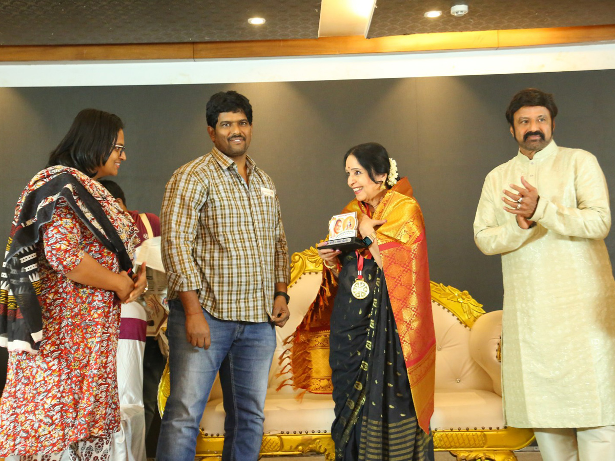 Telugu Film Industry felicitated by L Vijayalakshmi Garu Photo Gallery - Sakshi22