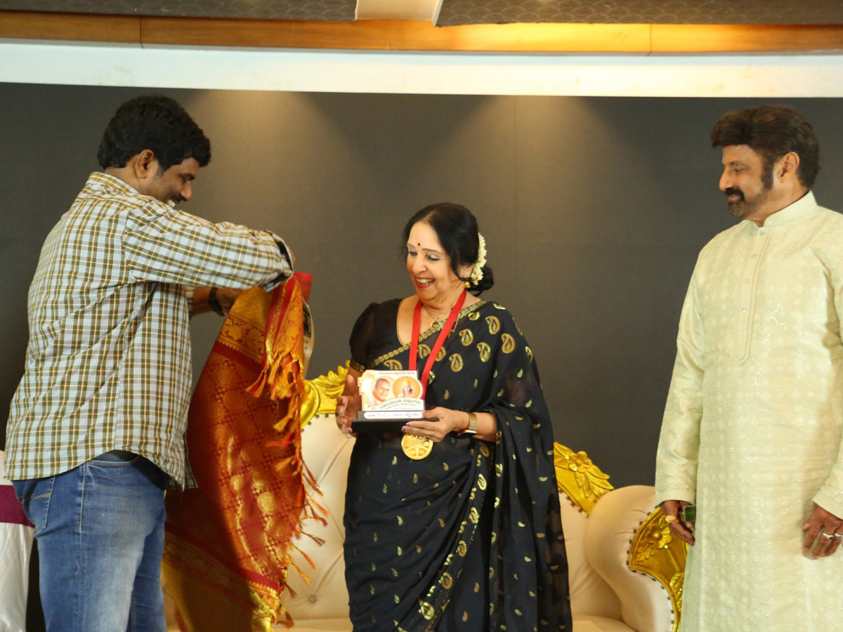 Telugu Film Industry felicitated by L Vijayalakshmi Garu Photo Gallery - Sakshi23