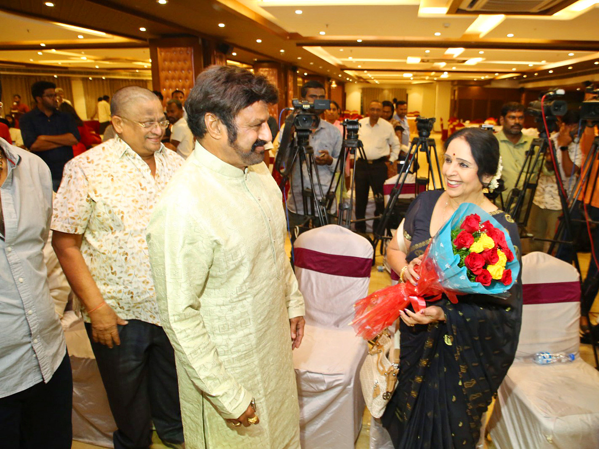 Telugu Film Industry felicitated by L Vijayalakshmi Garu Photo Gallery - Sakshi7