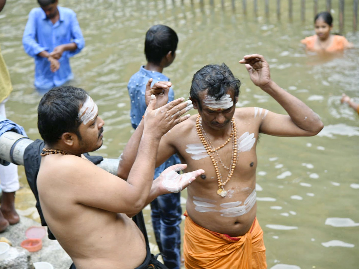 Karthika Somavaram 2022 Tirupati Kapileshwar Temple Deeparadhana - Sakshi17