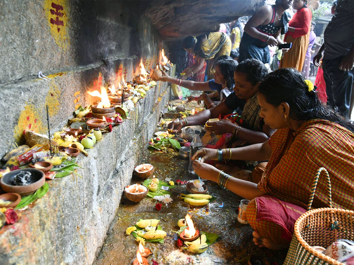 Karthika Somavaram 2022 Tirupati Kapileshwar Temple Deeparadhana - Sakshi20