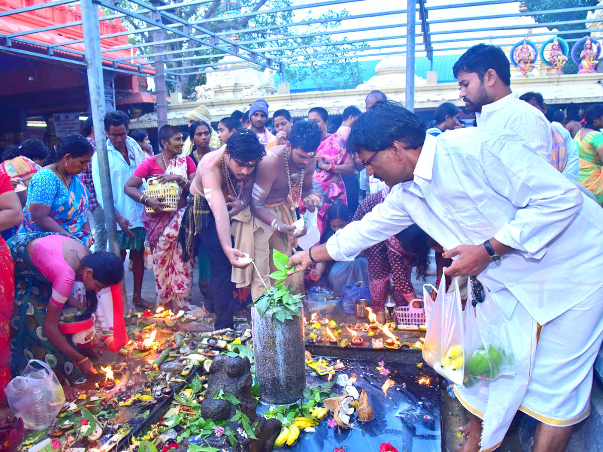 karthika Masam 2022 First Monday Telugu States Poojas - Sakshi17