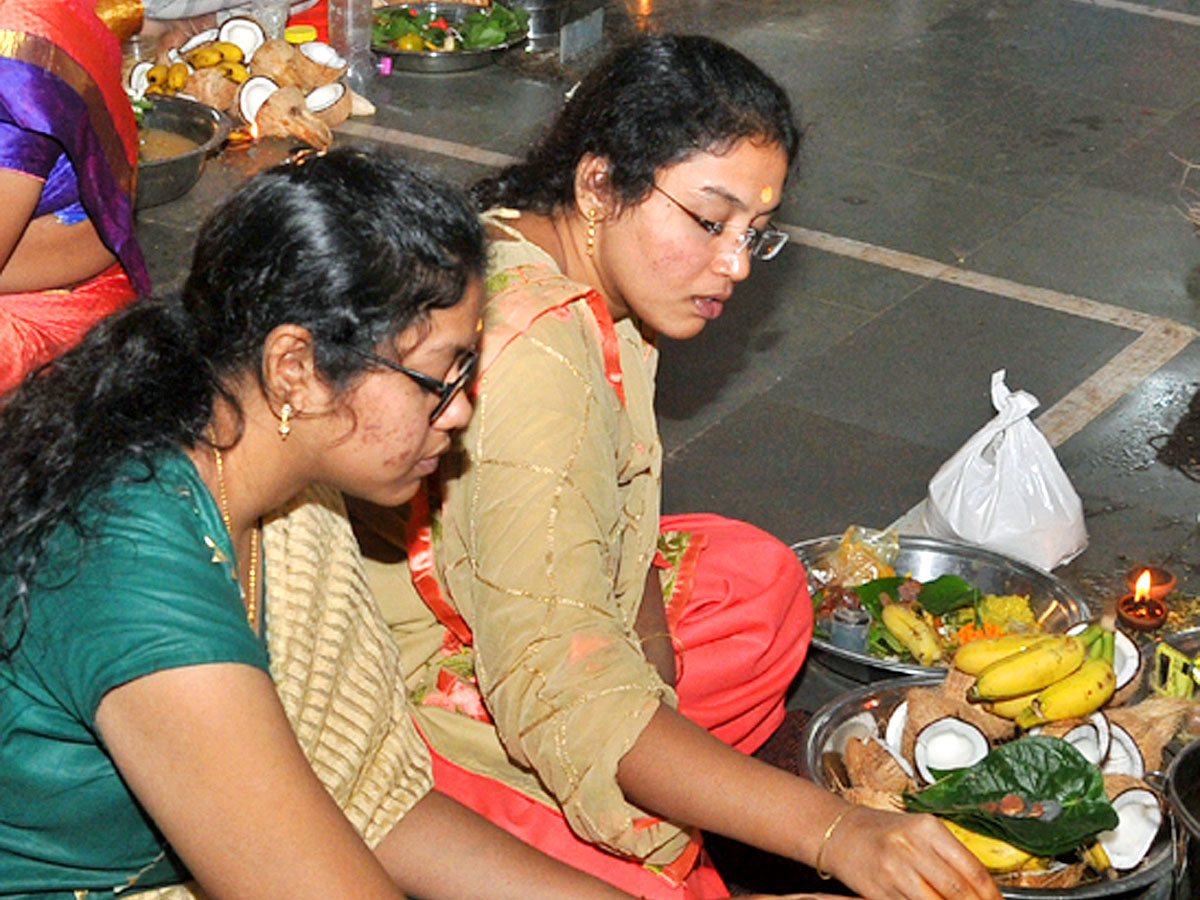 karthika Masam 2022 First Monday Telugu States Poojas - Sakshi24