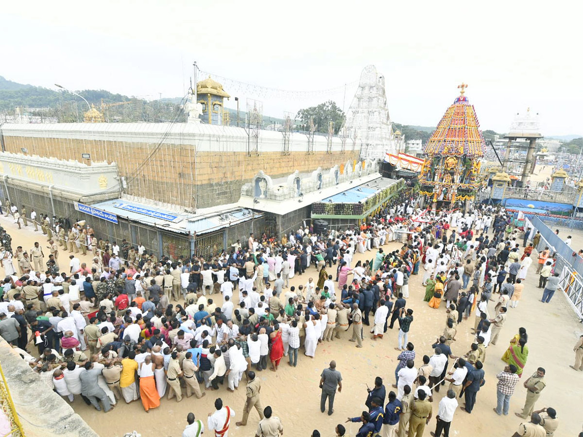 Tirumala Brahmotsavam 2022: Rathotsavam Grandly held in Tirumala - Sakshi10