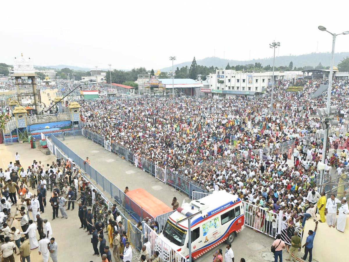 Tirumala Brahmotsavam 2022: Rathotsavam Grandly held in Tirumala - Sakshi17