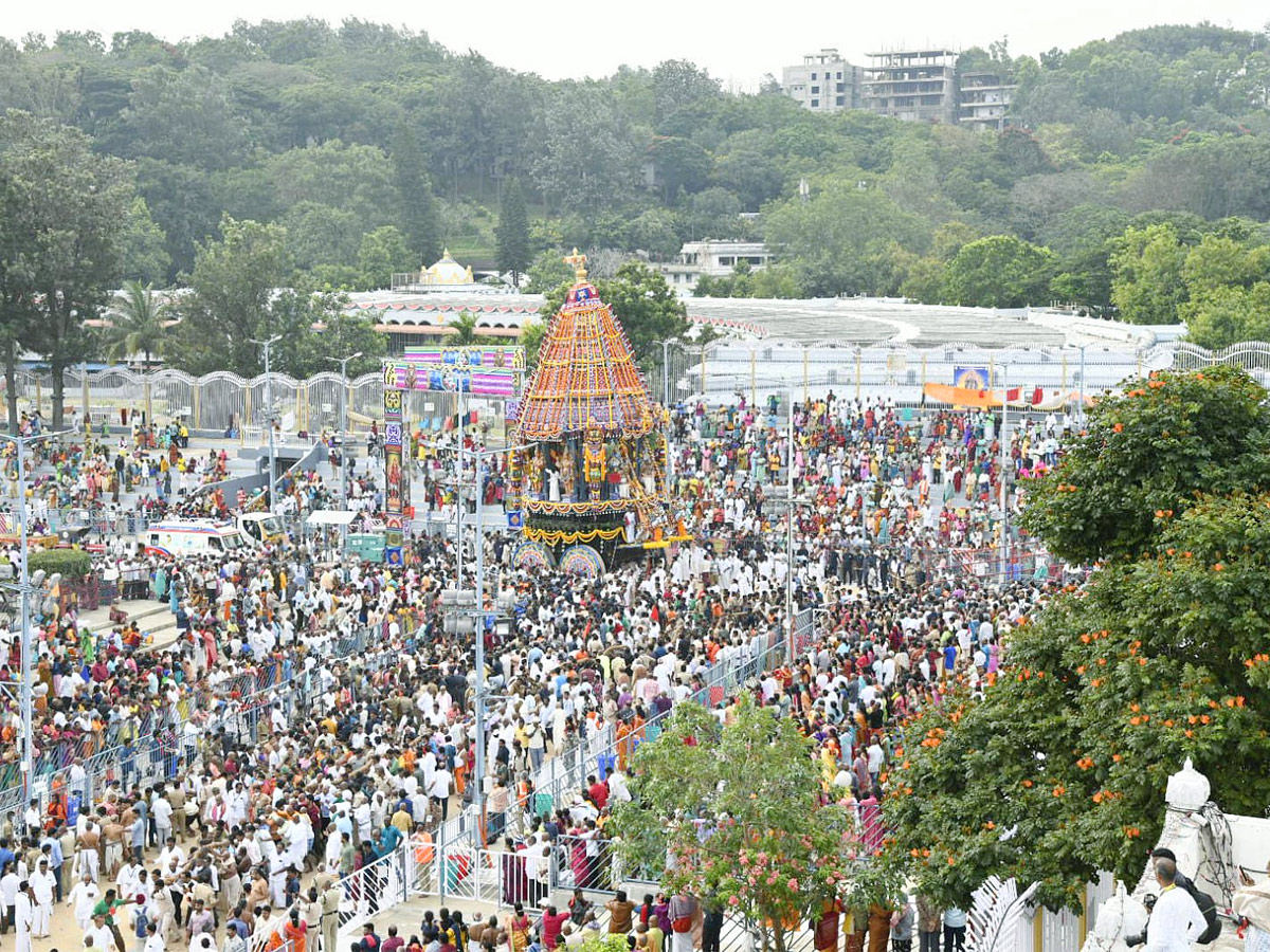 Tirumala Brahmotsavam 2022: Rathotsavam Grandly held in Tirumala - Sakshi2