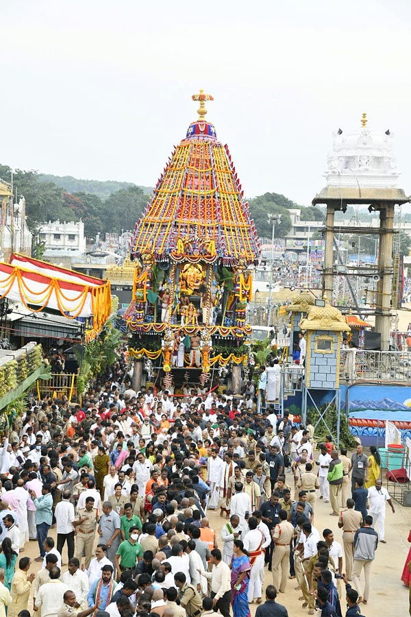 Tirumala Brahmotsavam 2022: Rathotsavam Grandly held in Tirumala - Sakshi22