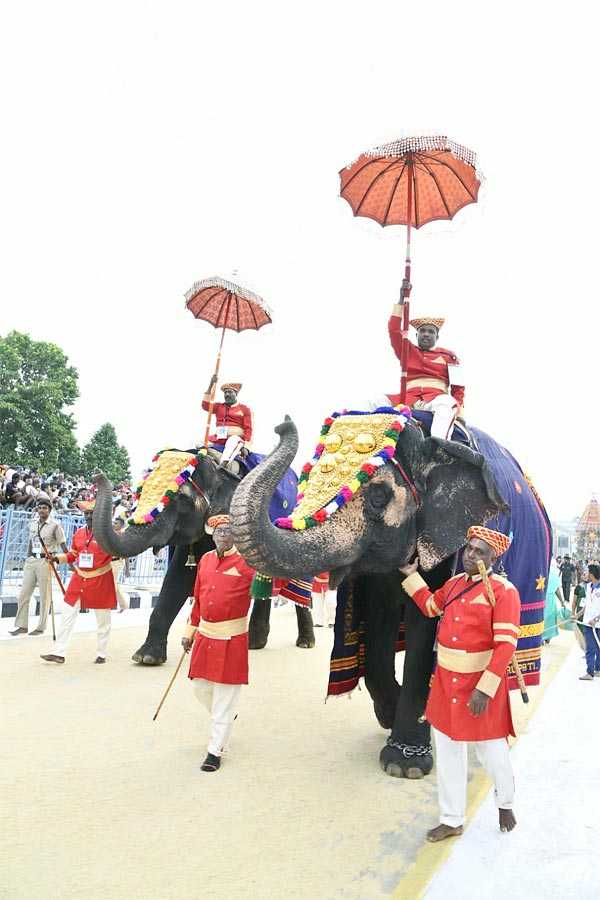 Tirumala Brahmotsavam 2022: Rathotsavam Grandly held in Tirumala - Sakshi25