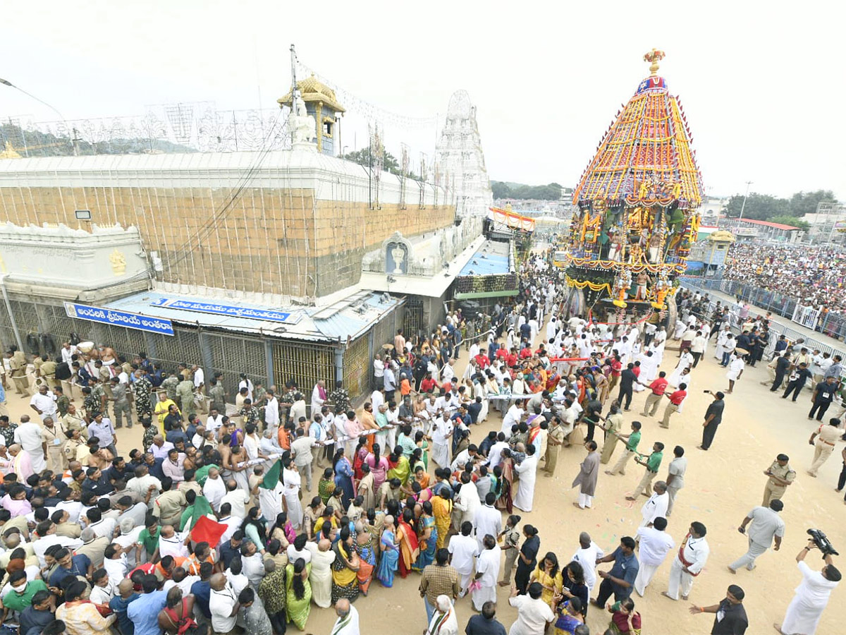 Tirumala Brahmotsavam 2022: Rathotsavam Grandly held in Tirumala - Sakshi3