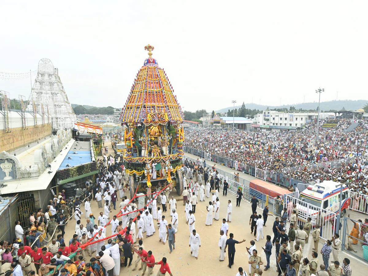 Tirumala Brahmotsavam 2022: Rathotsavam Grandly held in Tirumala - Sakshi7