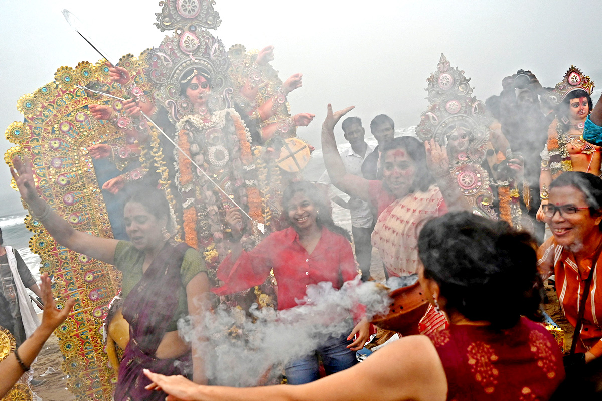 Devi Durga Being Immersed In Ganga River - Sakshi13