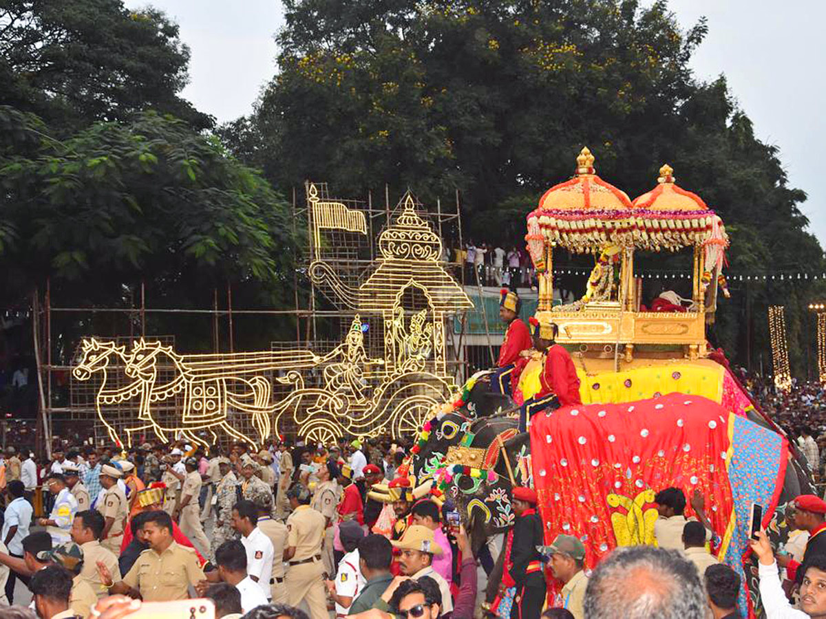 Dussehra Celebrations in Mysore palace Karnataka - Sakshi15