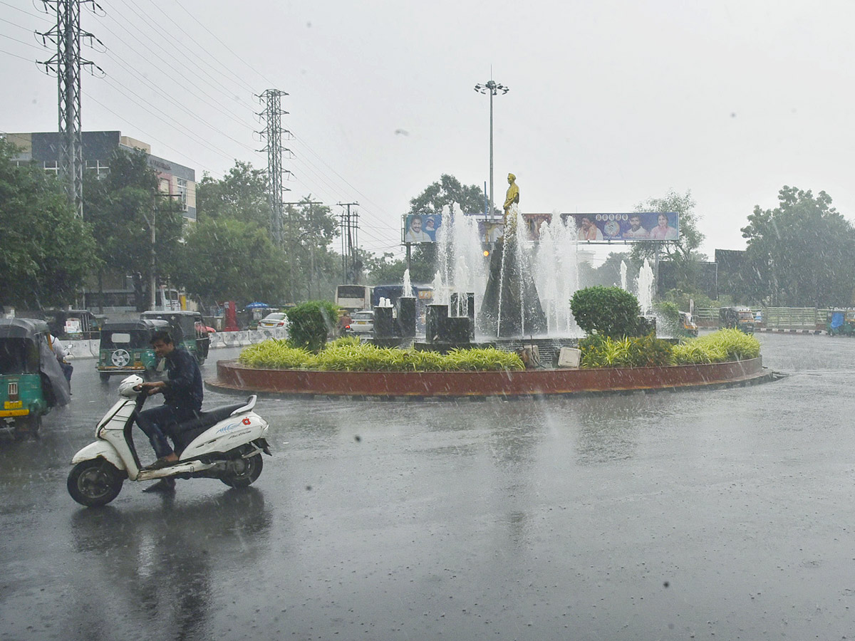 Heavy rains and thunderstorm in both Telugu states  - Sakshi11