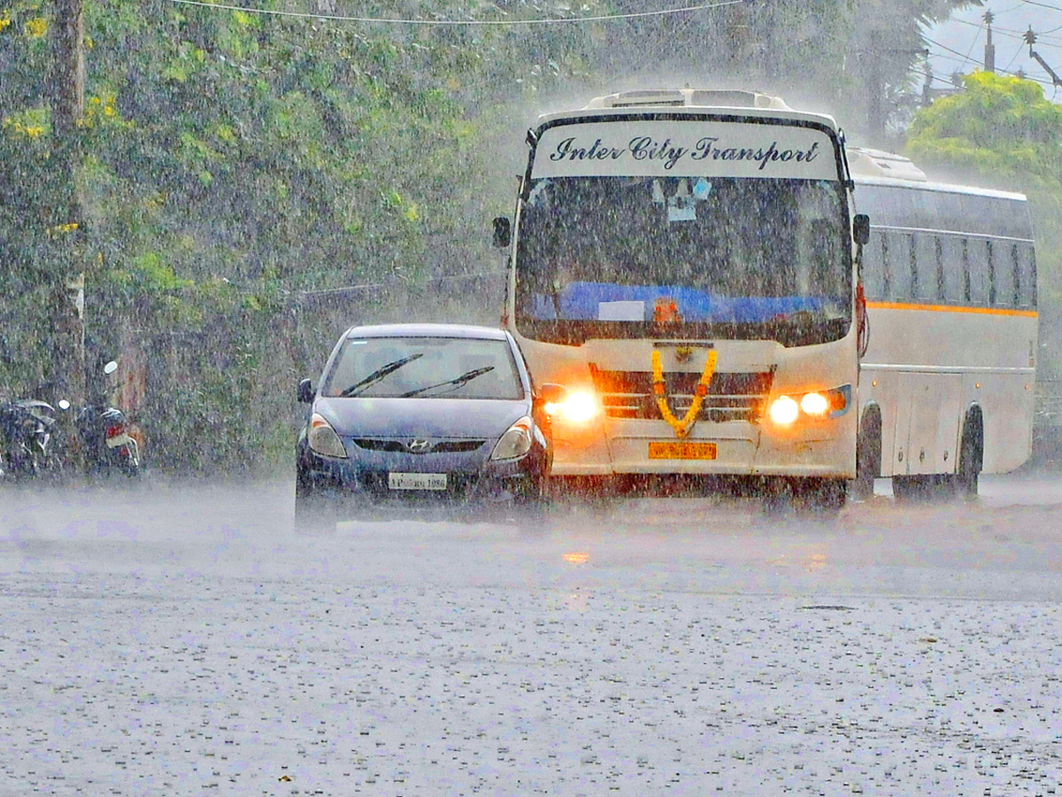 Heavy rains and thunderstorm in both Telugu states  - Sakshi14