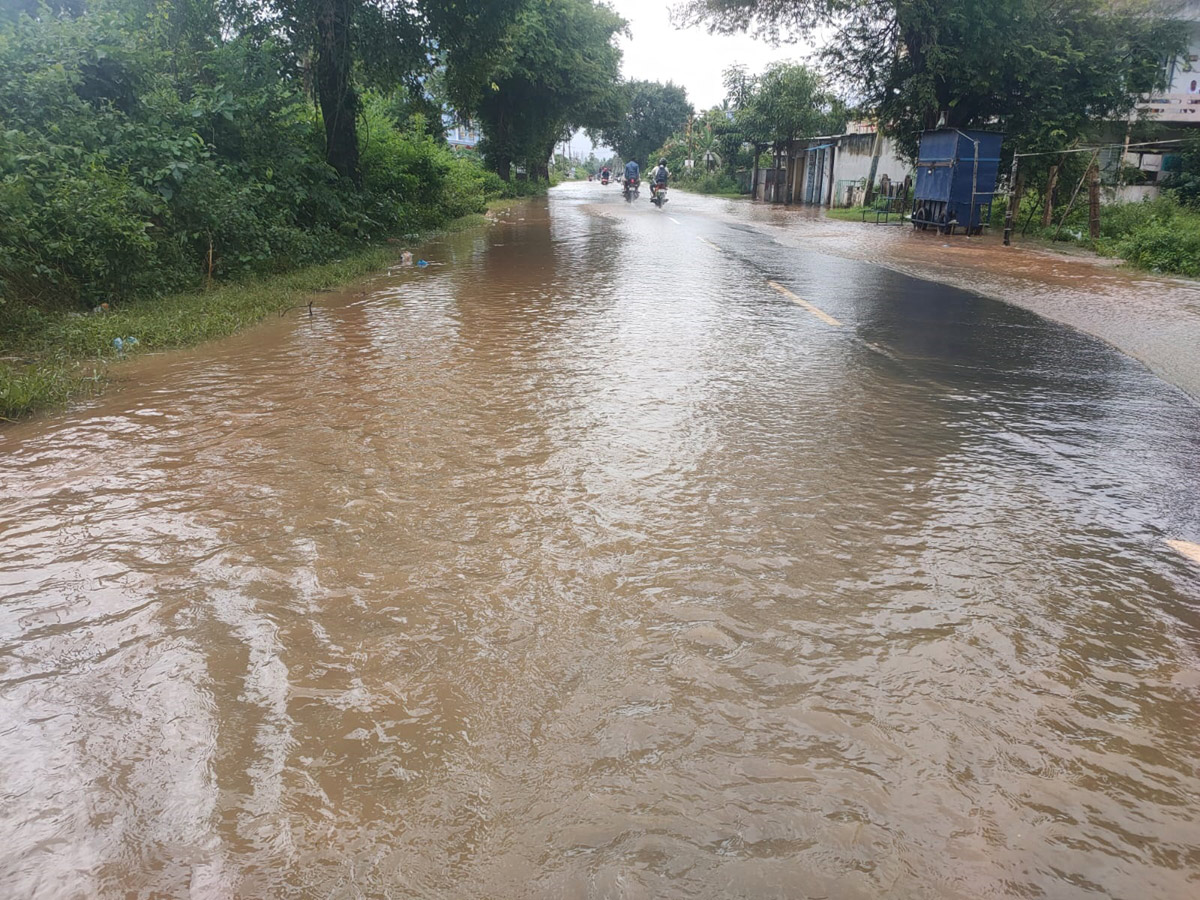 Heavy rains and thunderstorm in both Telugu states  - Sakshi18