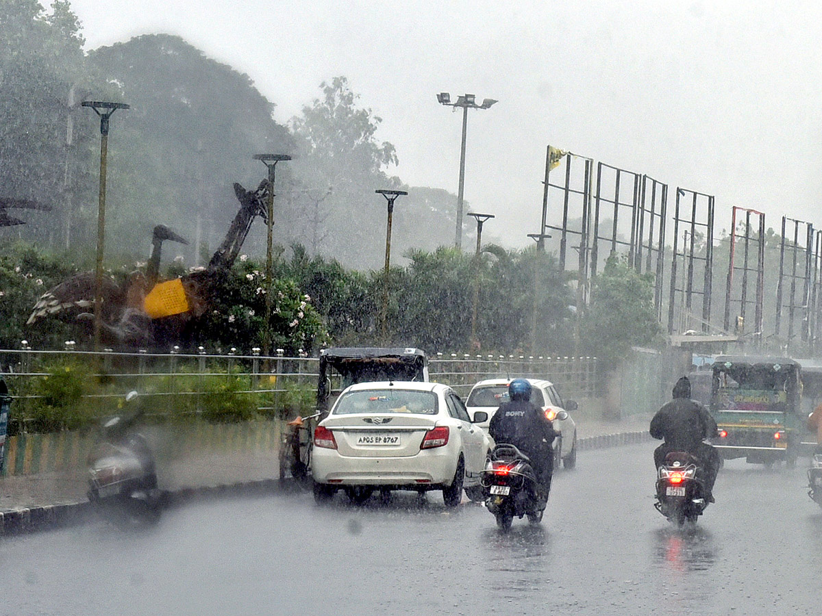 Heavy rains and thunderstorm in both Telugu states  - Sakshi20