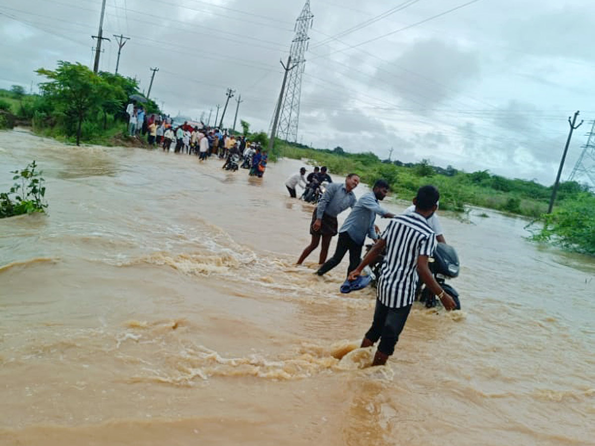 Heavy rains and thunderstorm in both Telugu states  - Sakshi27