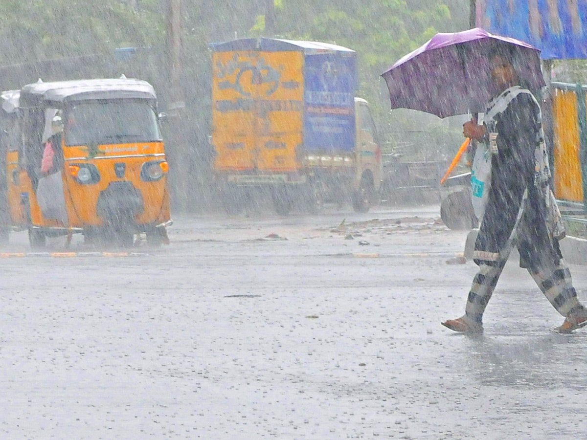 Heavy rains and thunderstorm in both Telugu states  - Sakshi29